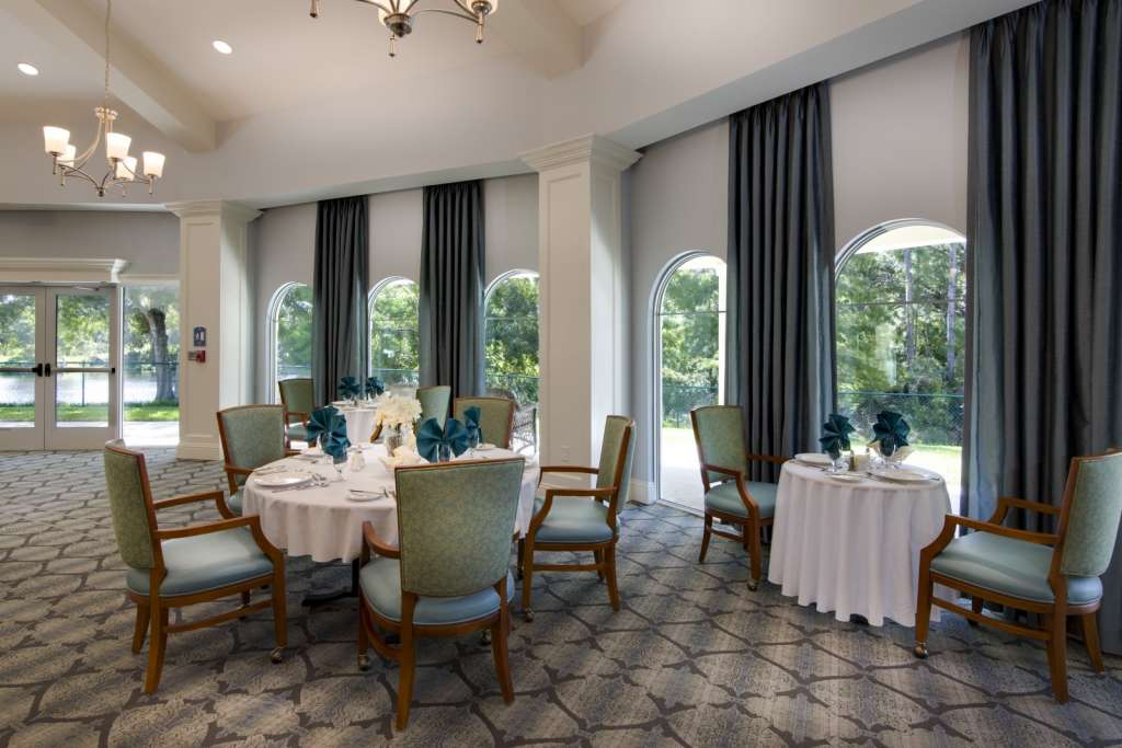 Grand Oaks Palm City Dining Room
