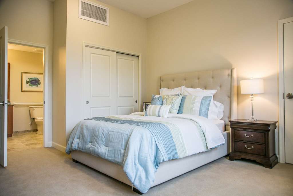 Grand Oaks Palm City Model Room
