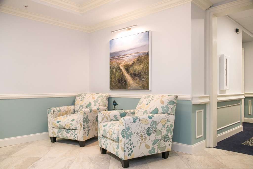 Grand Oaks Palm City Sitting Area
