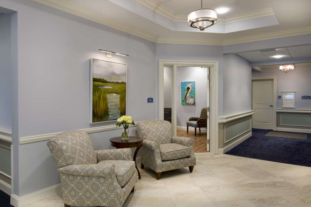 Grand Oaks Palm City Sitting Area